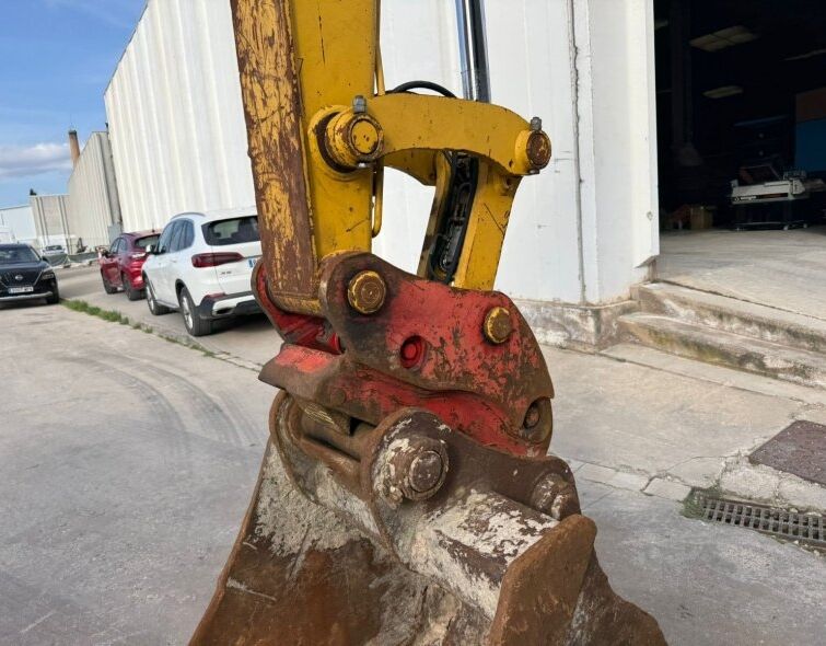 KOMATSU  PW160-11 + EPIROC HAMMER